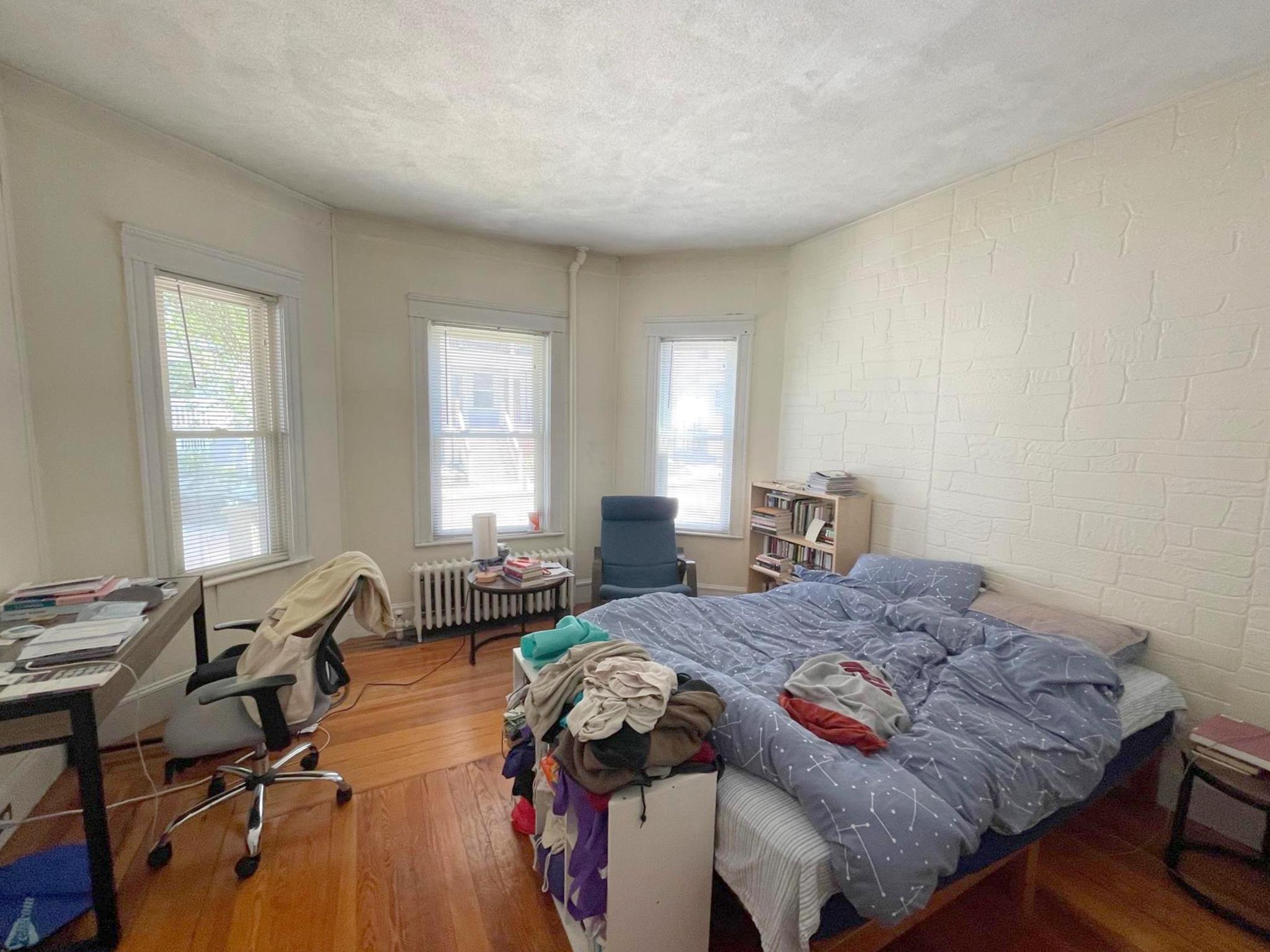 3 bed, 1 bath apartment for rent at 26 Russell Rd Unit 26, Teele Square — photo 7 of 18