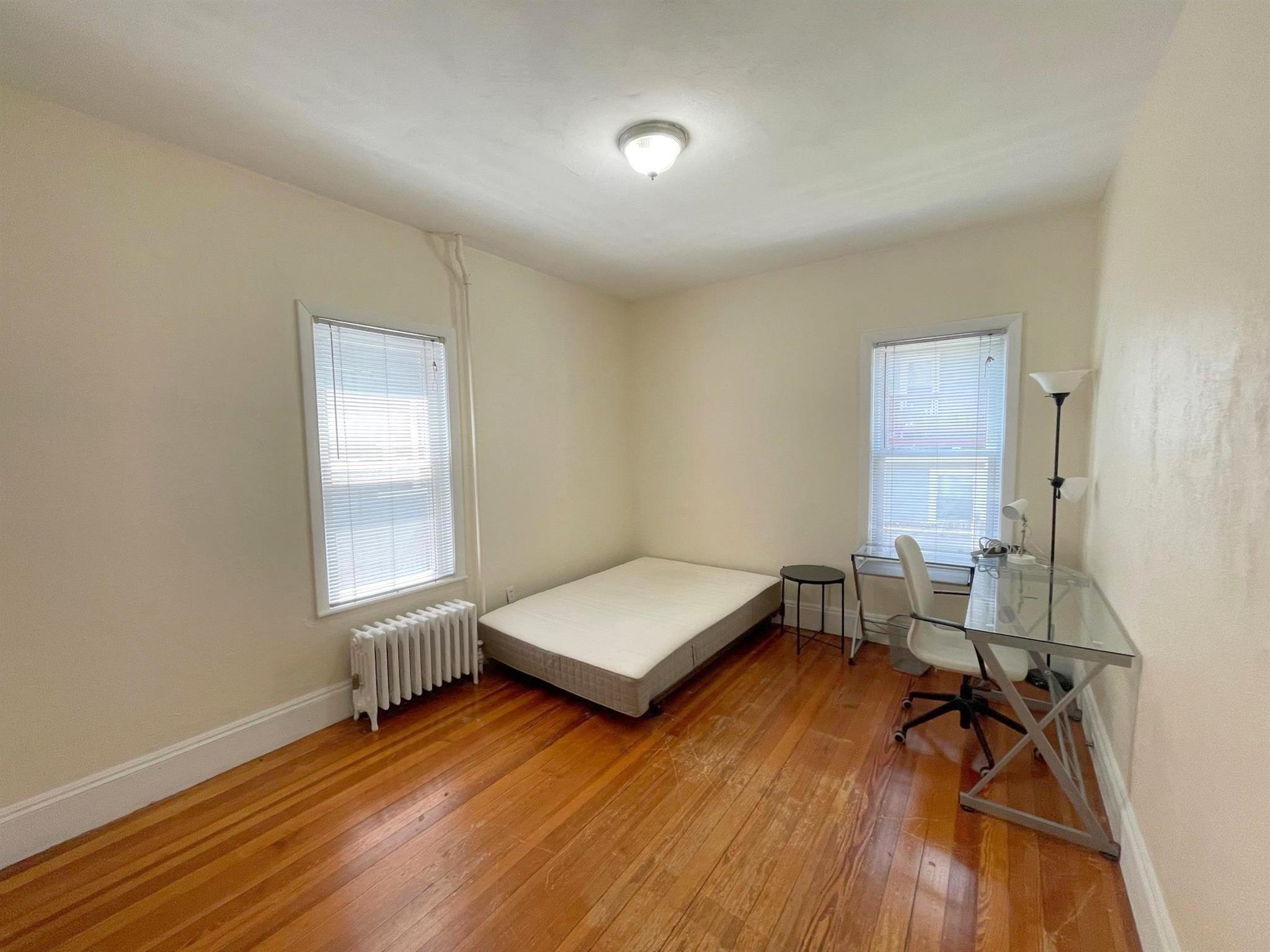 3 bed, 1 bath apartment for rent at 26 Russell Rd Unit 26, Teele Square — photo 10 of 18