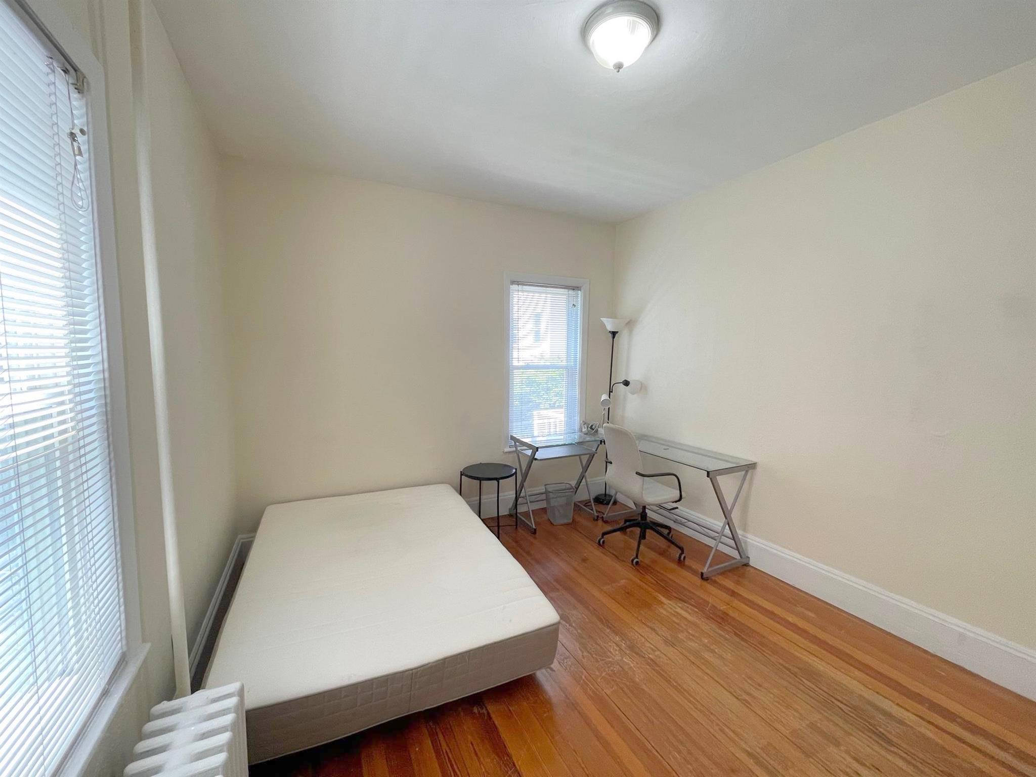3 bed, 1 bath apartment for rent at 26 Russell Rd Unit 26, Teele Square — photo 11 of 18