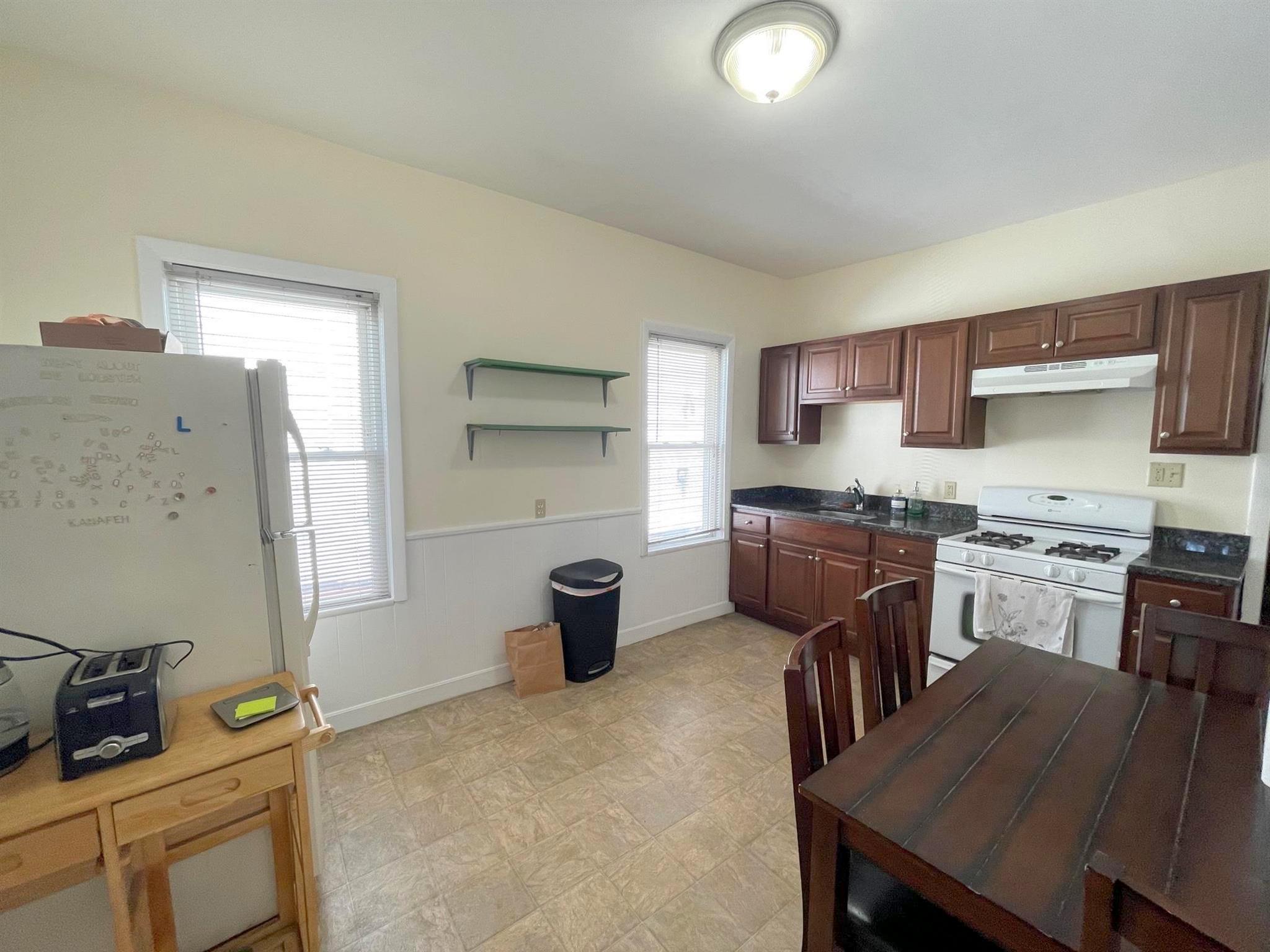 3 bed, 1 bath apartment for rent at 26 Russell Rd Unit 26, Teele Square — photo 2 of 18