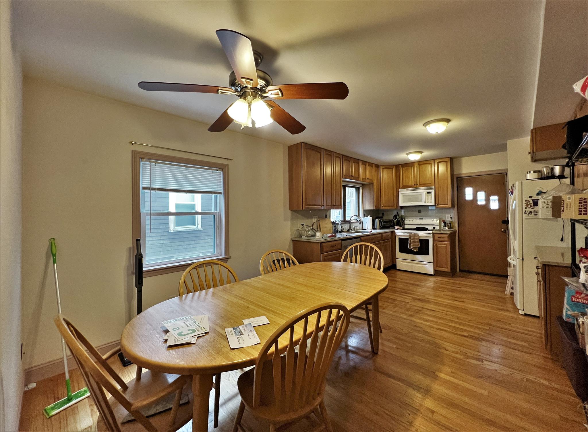 3 bed, 1 bath apartment for rent at 50 Banks St Unit 1, Porter Square — photo 4 of 24