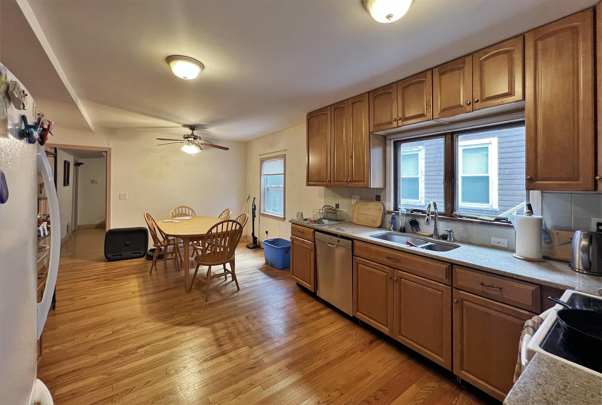 3 bed, 1 bath apartment for rent at 50 Banks St Unit 1, Porter Square — photo 3 of 24