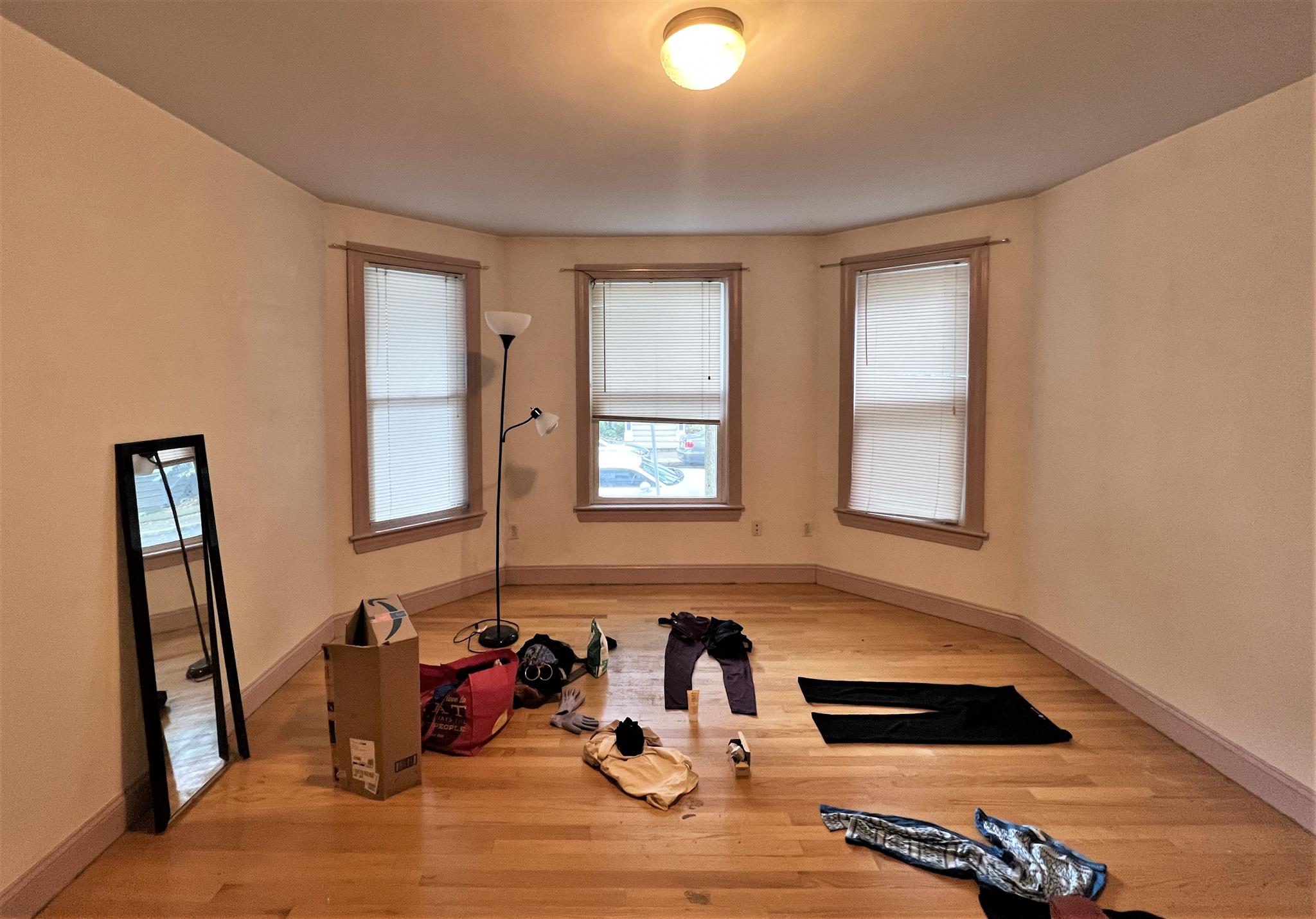 3 bed, 1 bath apartment for rent at 50 Banks St Unit 1, Porter Square — photo 11 of 24