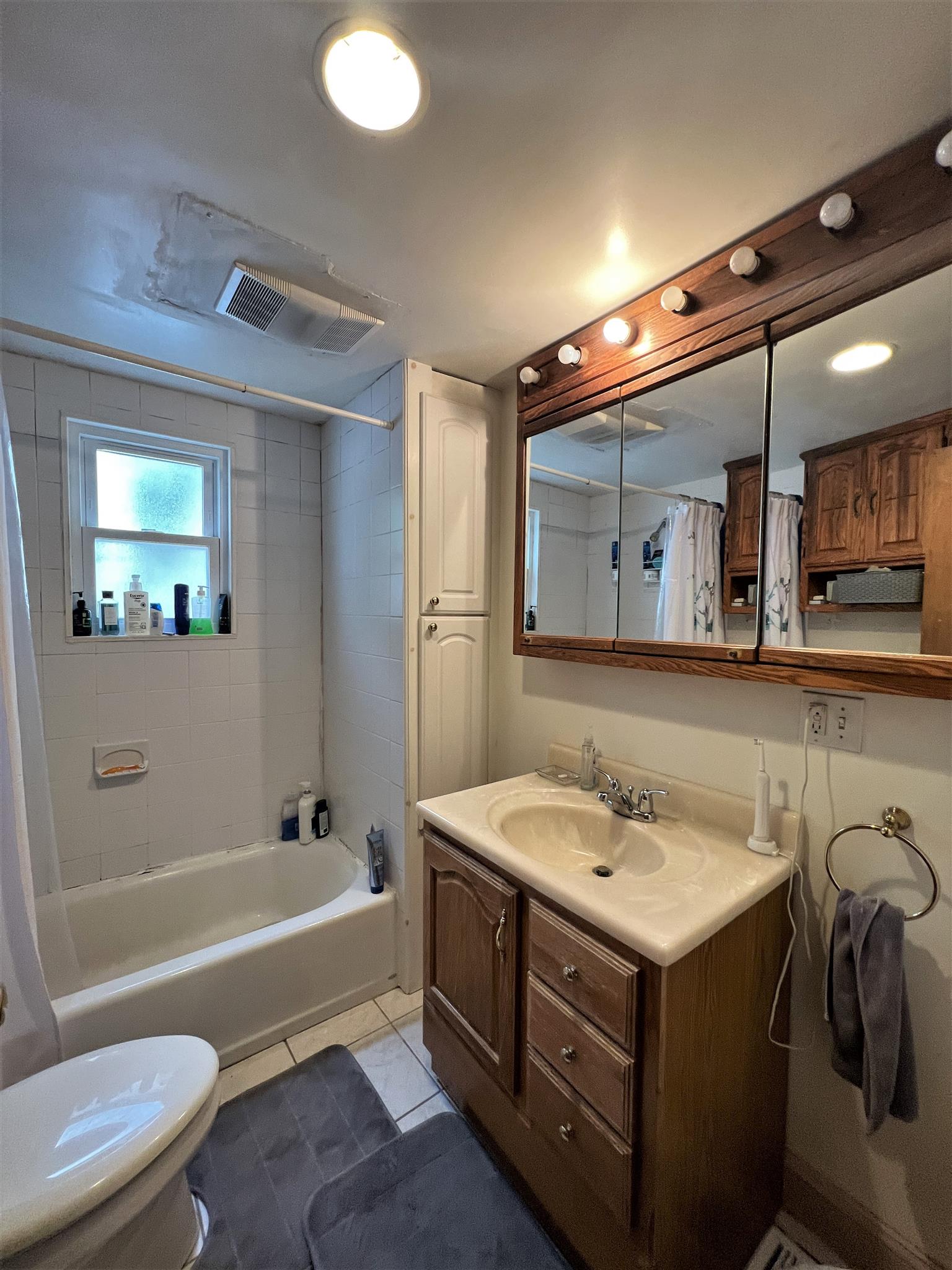 3 bed, 1 bath apartment for rent at 50 Banks St Unit 1, Porter Square — photo 20 of 24