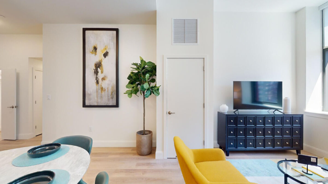 1079 Commonwealth Ave, Allston