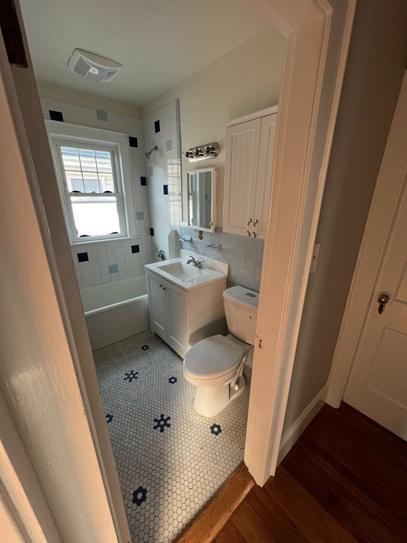 319 Alewife Brooke Pkwy, Teele Square