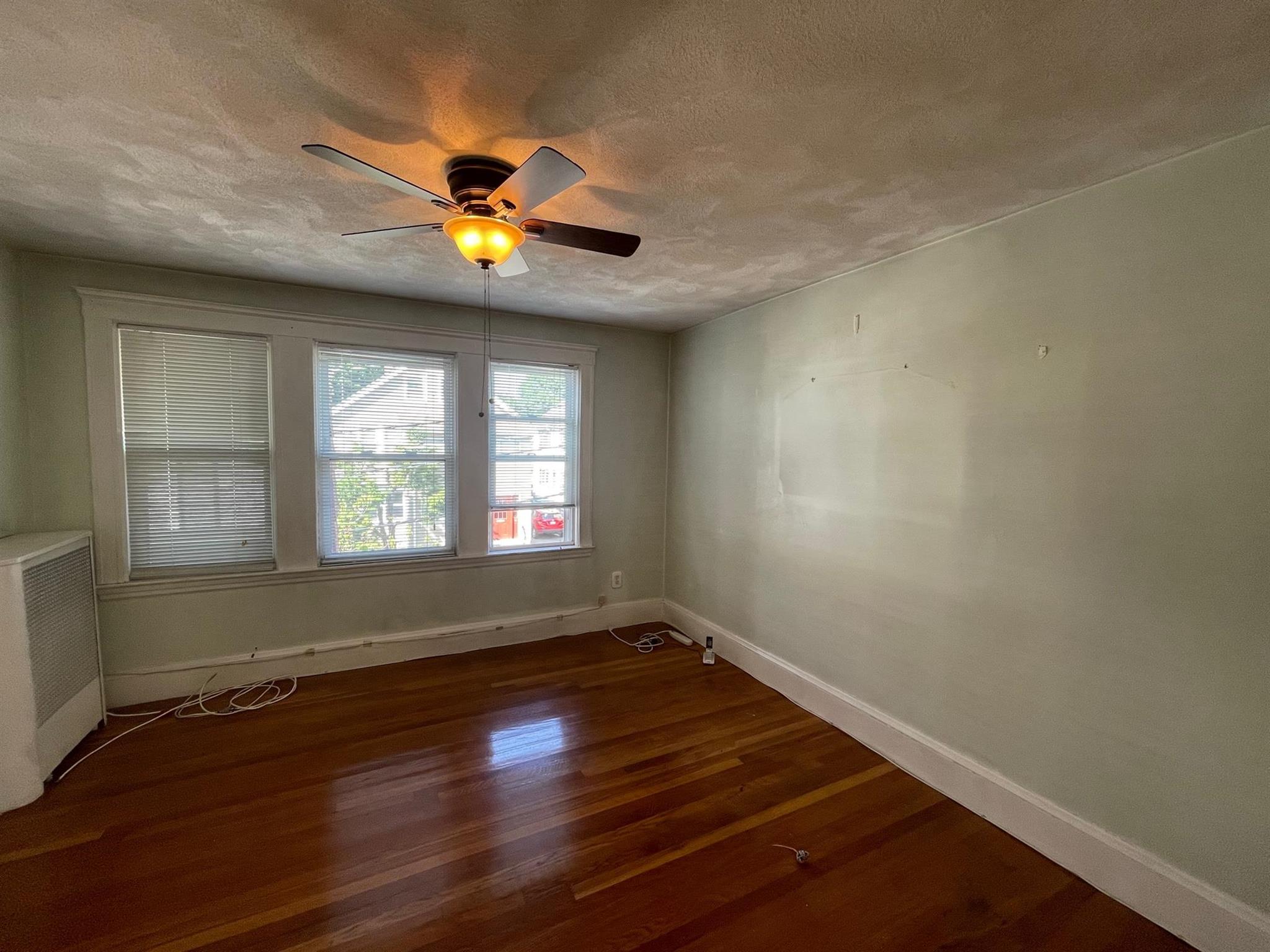 3 bed, 1 bath apartment for rent at 15 Irvington Rd Unit 1, Teele Square — photo 8 of 15