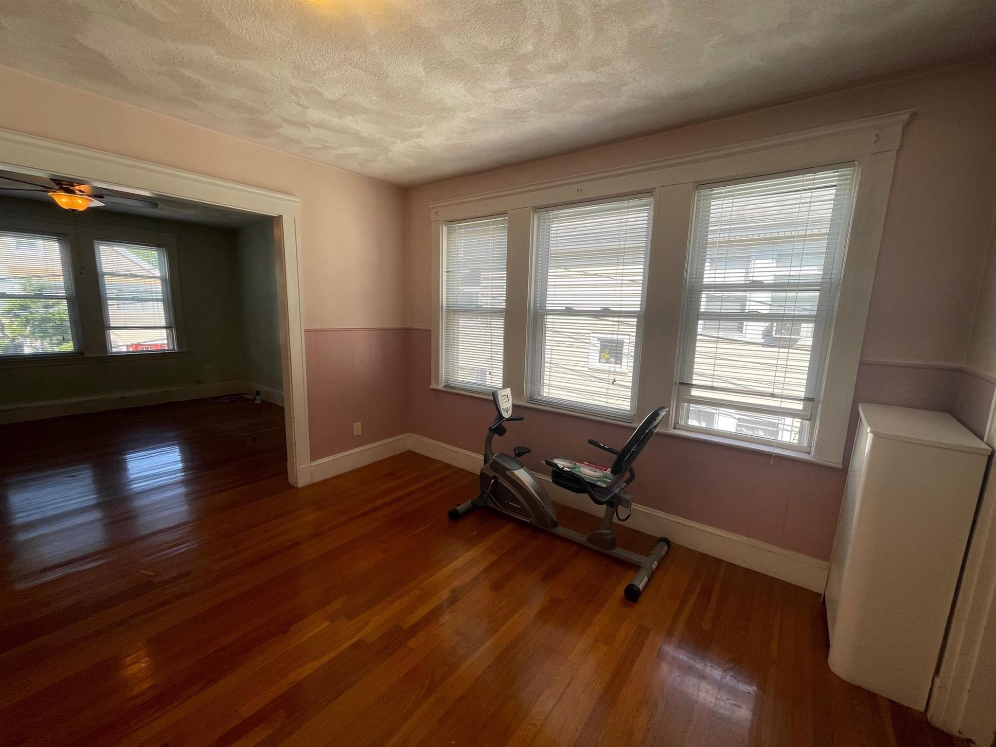 3 bed, 1 bath apartment for rent at 15 Irvington Rd Unit 1, Teele Square — photo 10 of 15