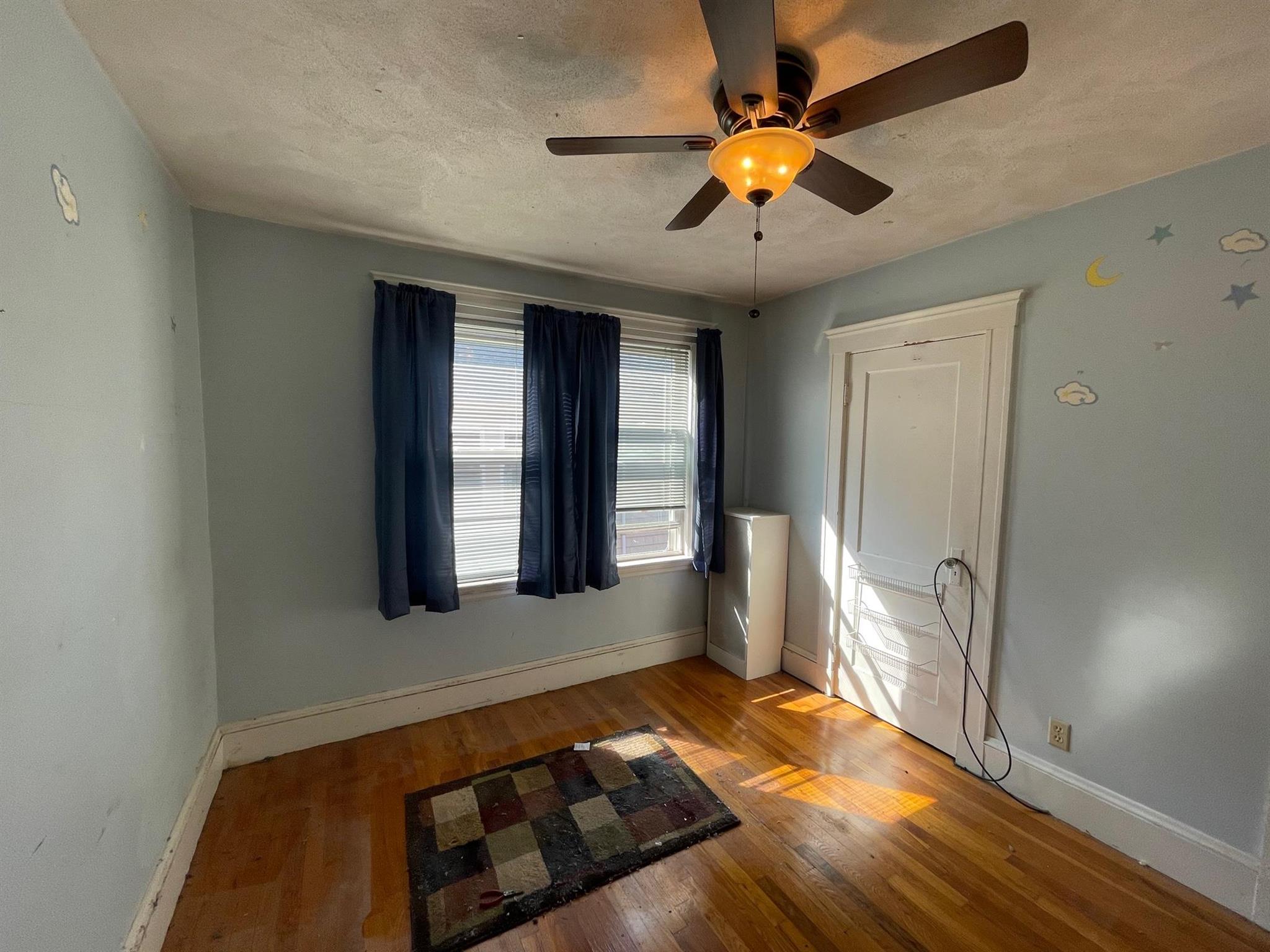 3 bed, 1 bath apartment for rent at 15 Irvington Rd Unit 1, Teele Square — photo 11 of 15