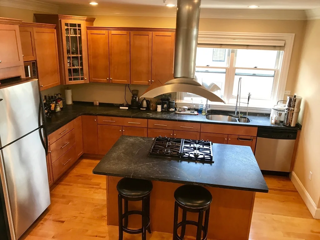 360-362 Dorchester St, South Boston