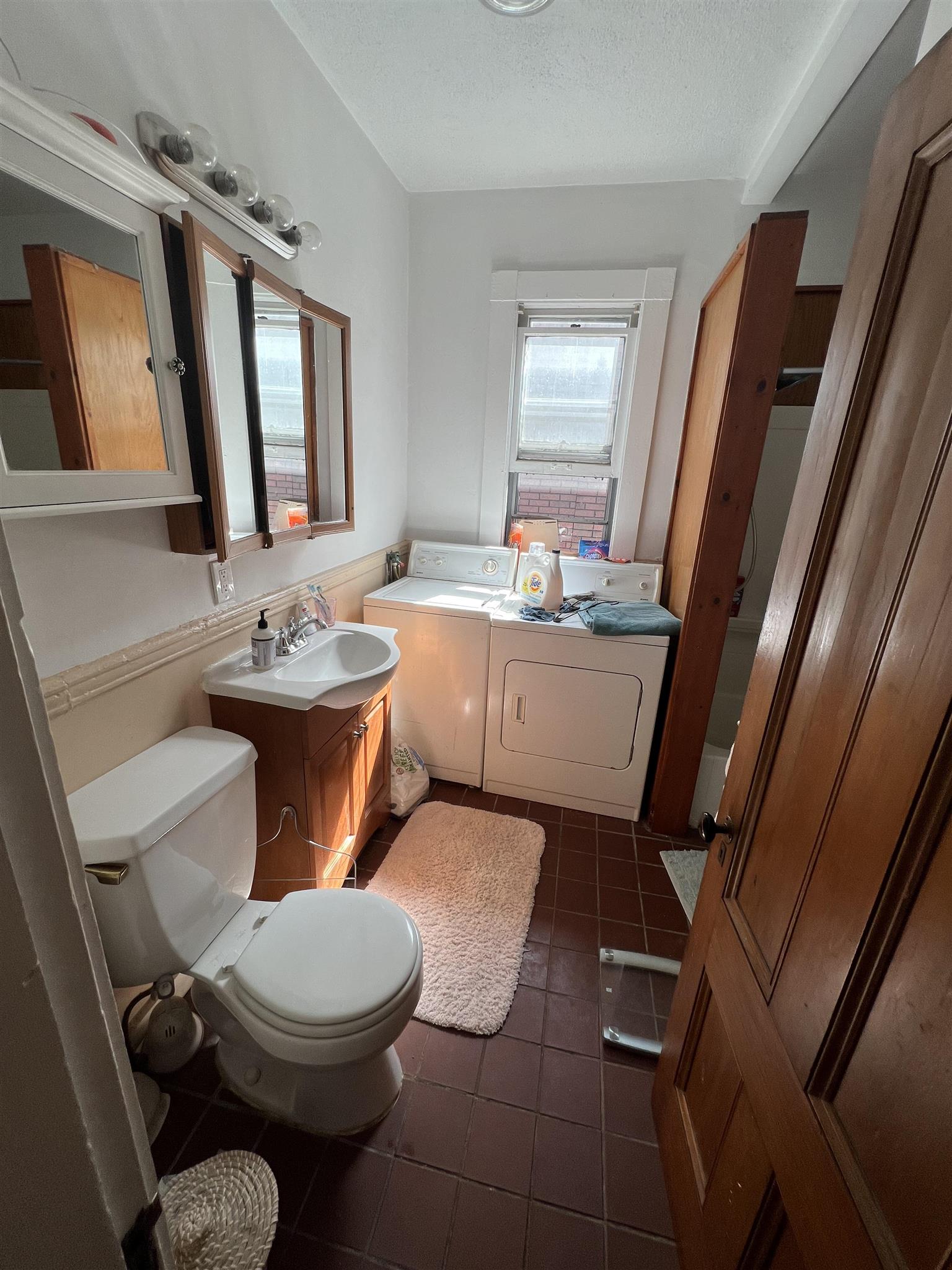 3 bed, 1 bath apartment for rent at 507 Green St Unit 2A, Central Square — photo 2 of 5