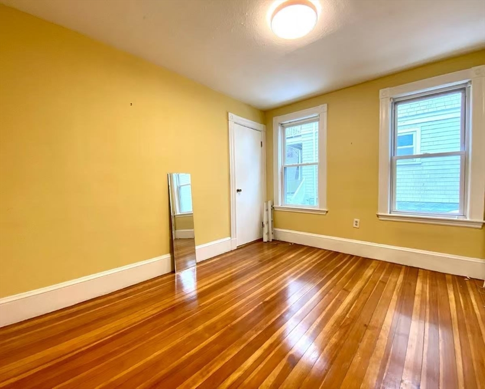 2 Dickson St, Somerville