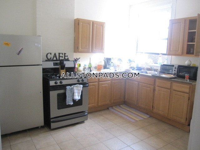 4 bed, 2 bath apartment for rent at 235.5 Harvard Ave Unit 5, Allston — photo 22 of 52