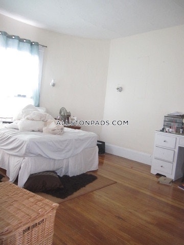 4 bed, 2 bath apartment for rent at 235.5 Harvard Ave Unit 5, Allston — photo 26 of 52