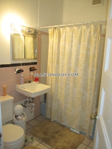 4 bed, 2 bath apartment for rent at 235.5 Harvard Ave Unit 5, Allston — photo 28 of 52