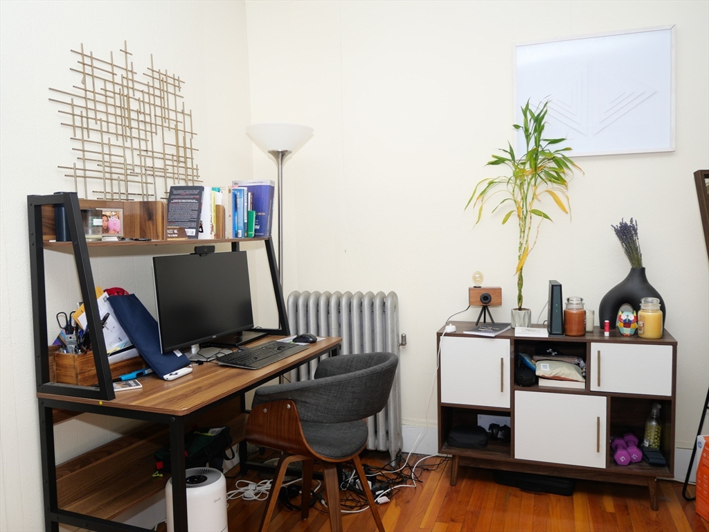 1390 Beacon St, North Brookline