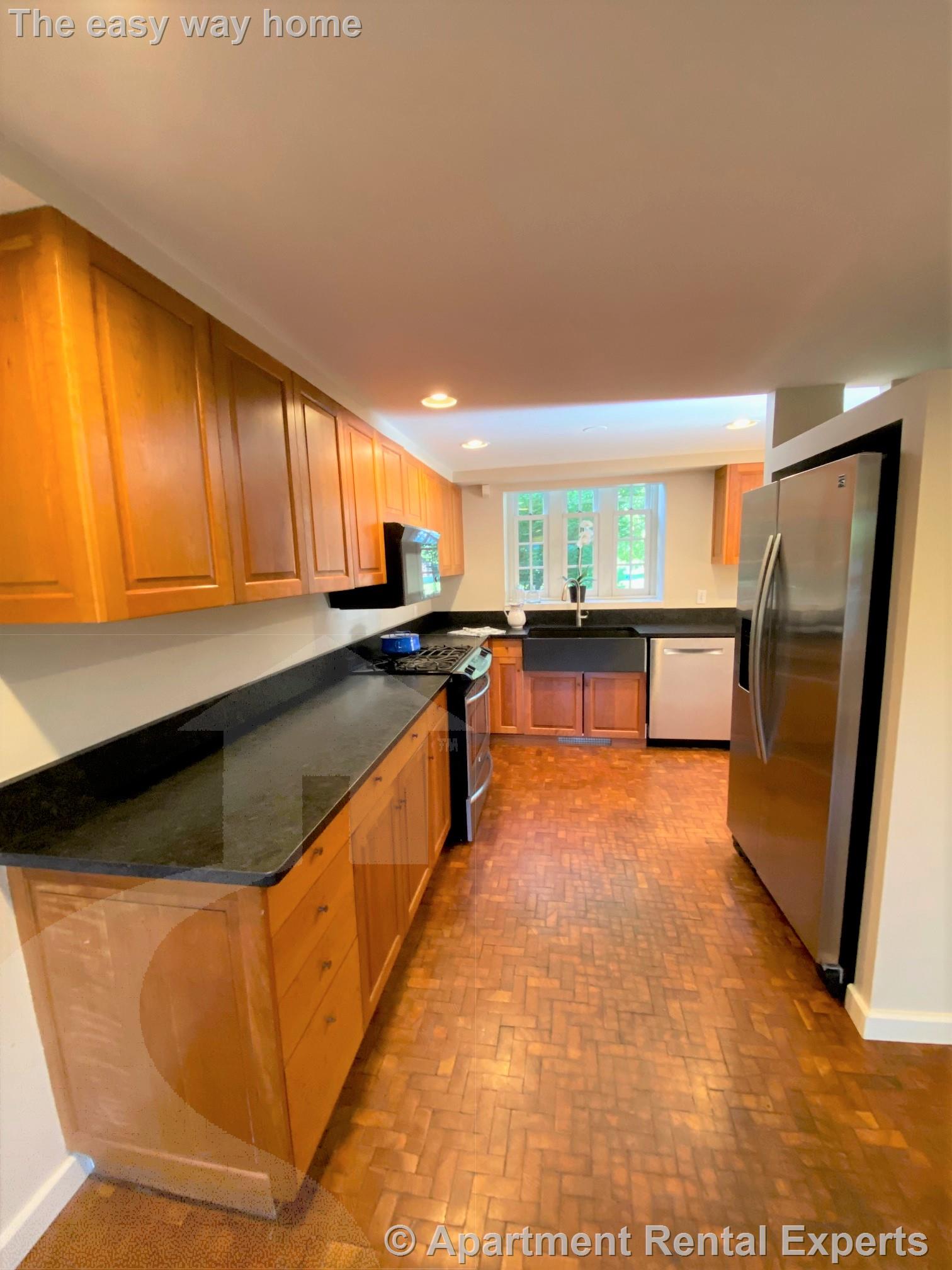 4.5 bed, 3.5 bath apartment for rent at 259 Mount Auburn Unit 1, Harvard Square — photo 3 of 25