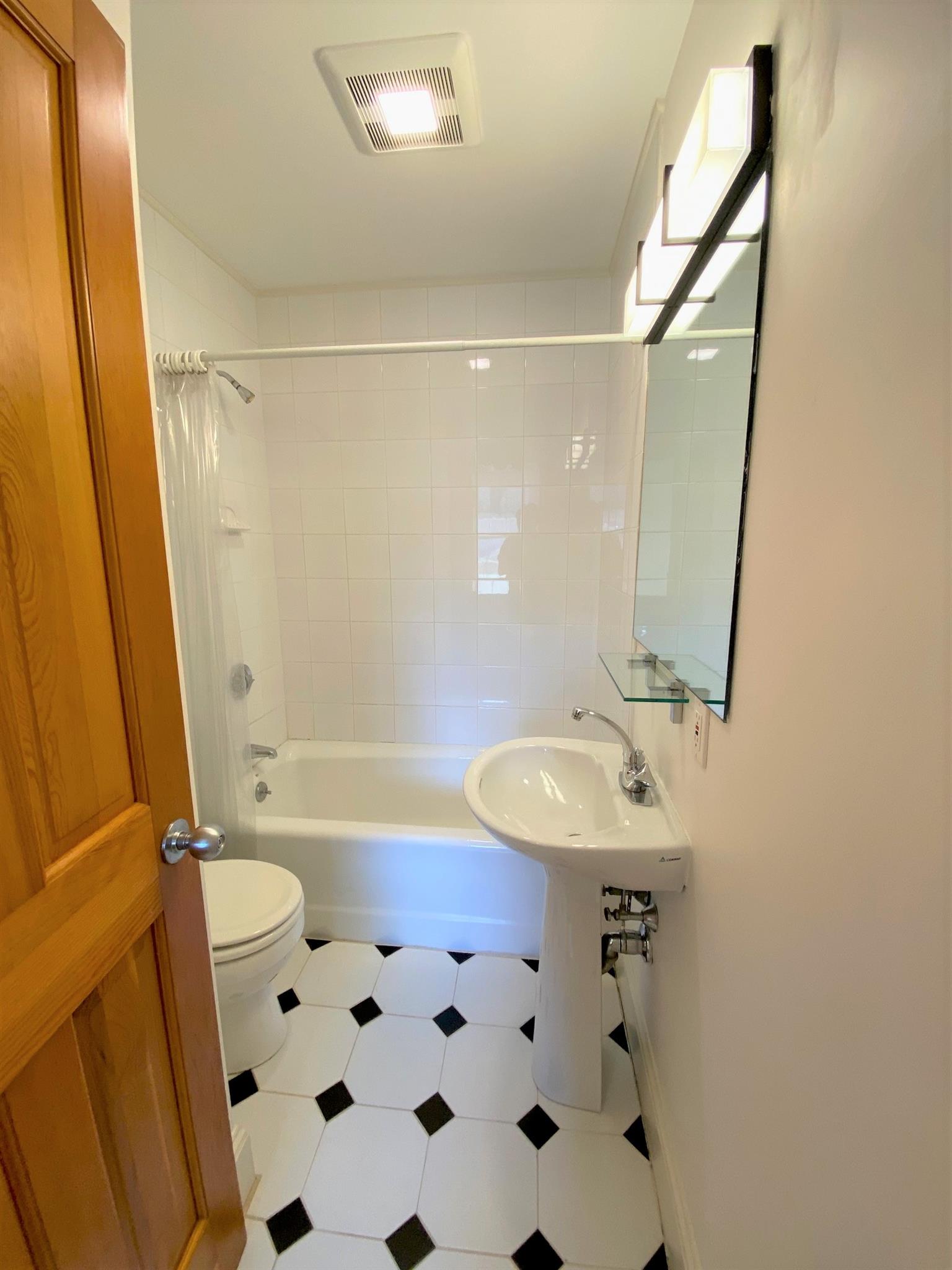 3.5 bed, 2.5 bath apartment for rent at 259 Mount Auburn St Unit 259, Harvard Square — photo 11 of 25