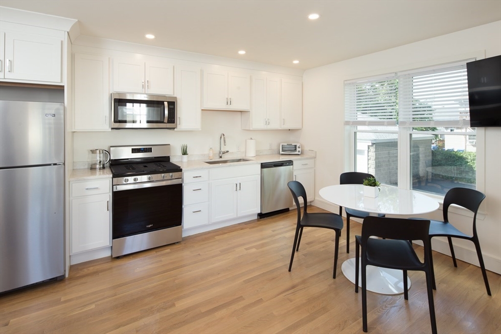 92 Brown St, Waltham