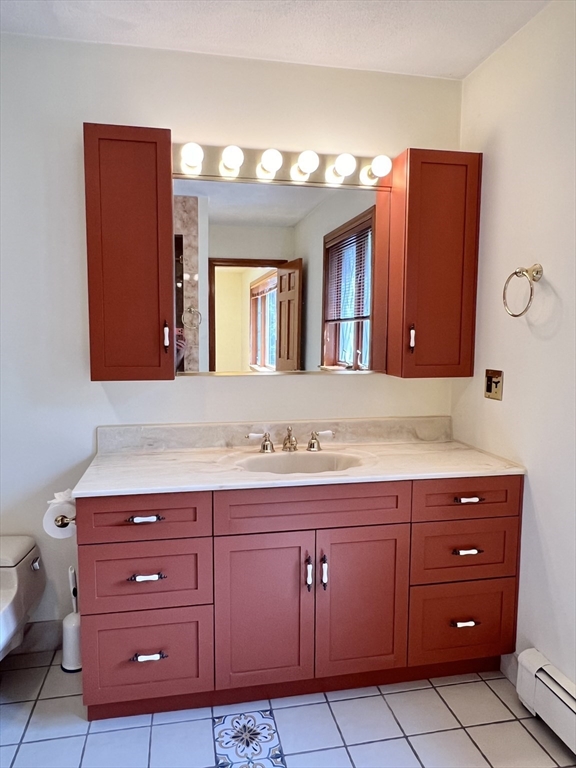 177 R Faneuil St, Oak Square