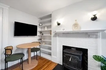102 Revere, Beacon Hill