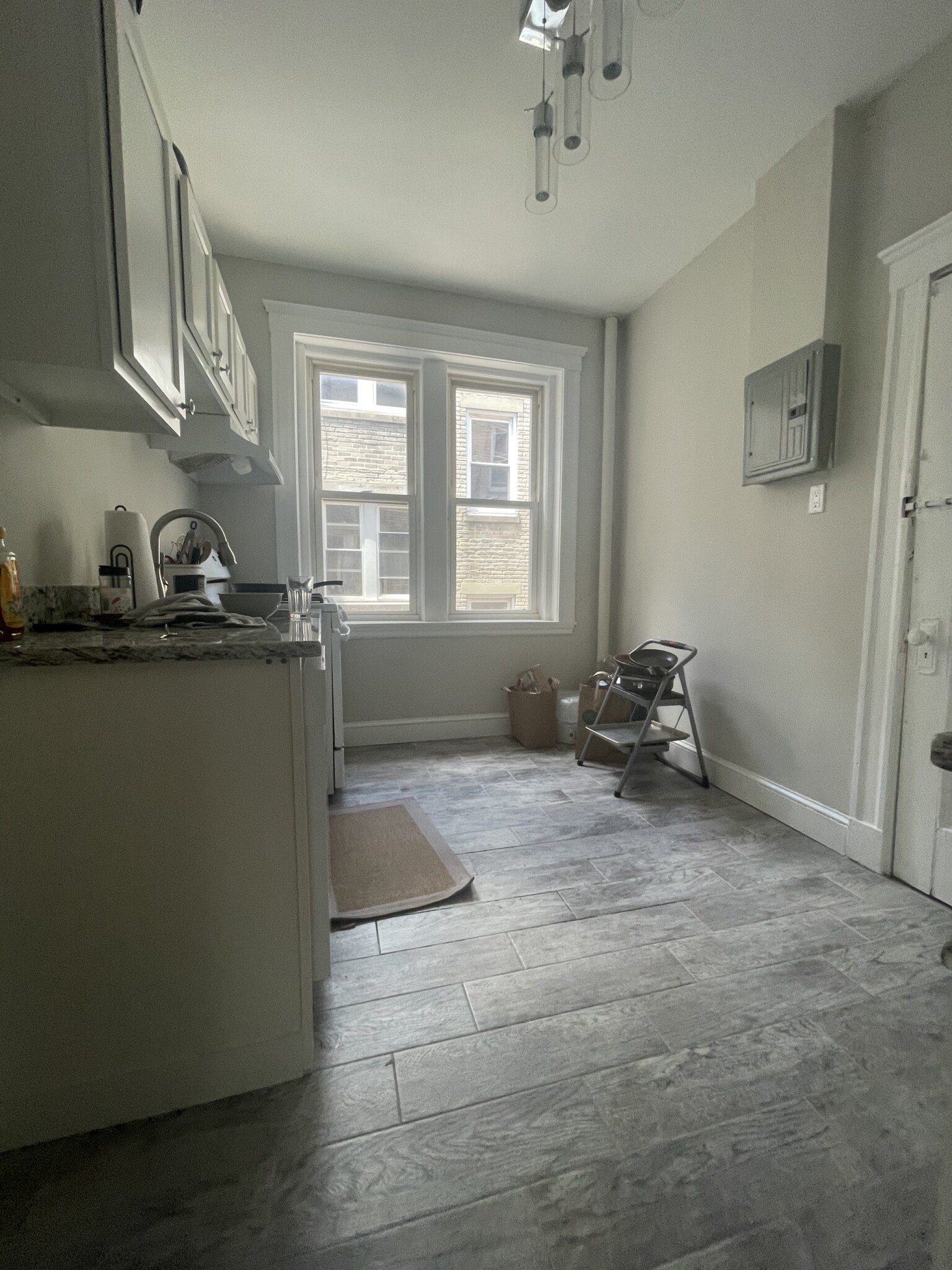 2 bed, 1 bath apartment for rent at 321 Summit Ave Unit 10, Brighton — photo 2 of 7