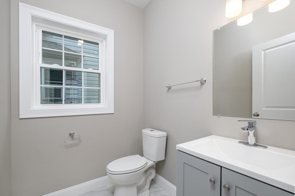 242 Mountain Ave, Revere