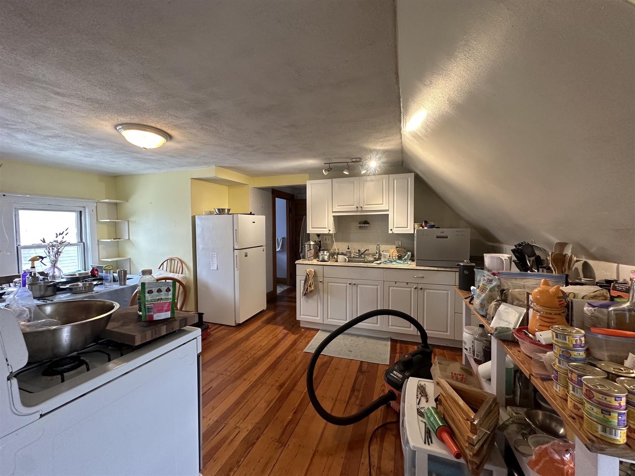 1 bed, 1 bath apartment for rent at 74 Prentiss St Unit 3, Watertown — photo 11 of 12