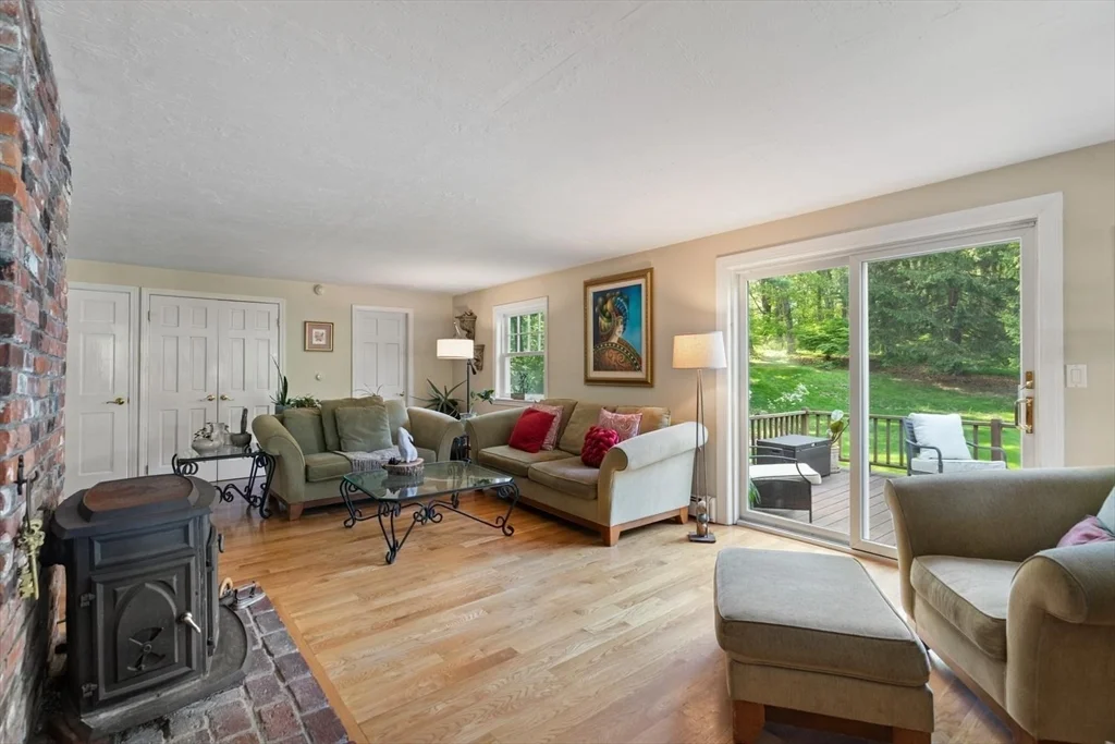 368 Main St, Lynnfield
