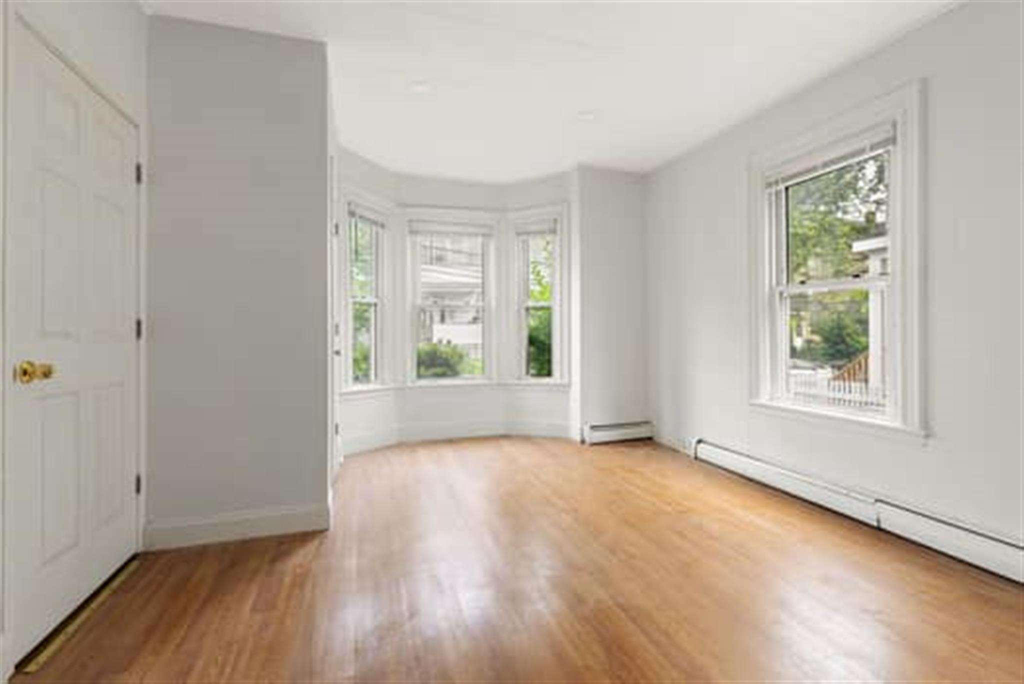 2.5 bed, 1 bath apartment for rent at 10 Ashland St Unit 1, Porter Square — photo 8 of 11
