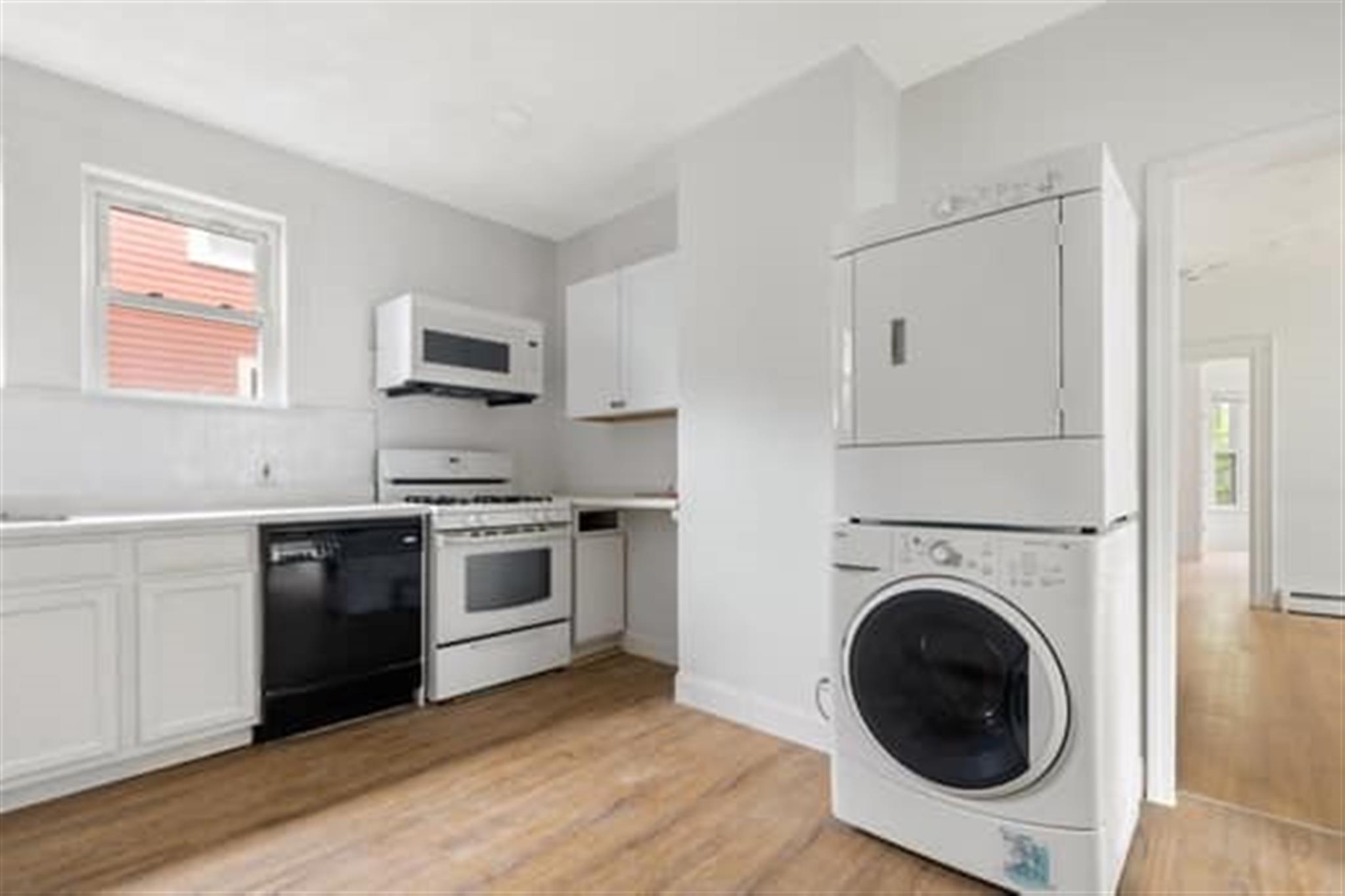 2.5 bed, 1 bath apartment for rent at 10 Ashland St Unit 1, Porter Square — photo 1 of 11