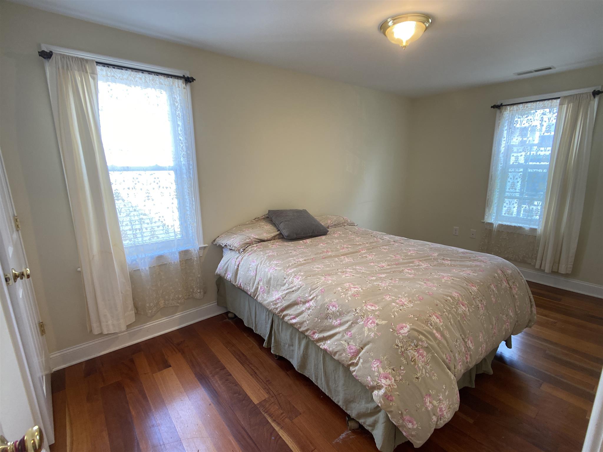 2 bed, 1.5 bath apartment for rent at 11 Winthrop Ct Unit 11, Medford — photo 4 of 10