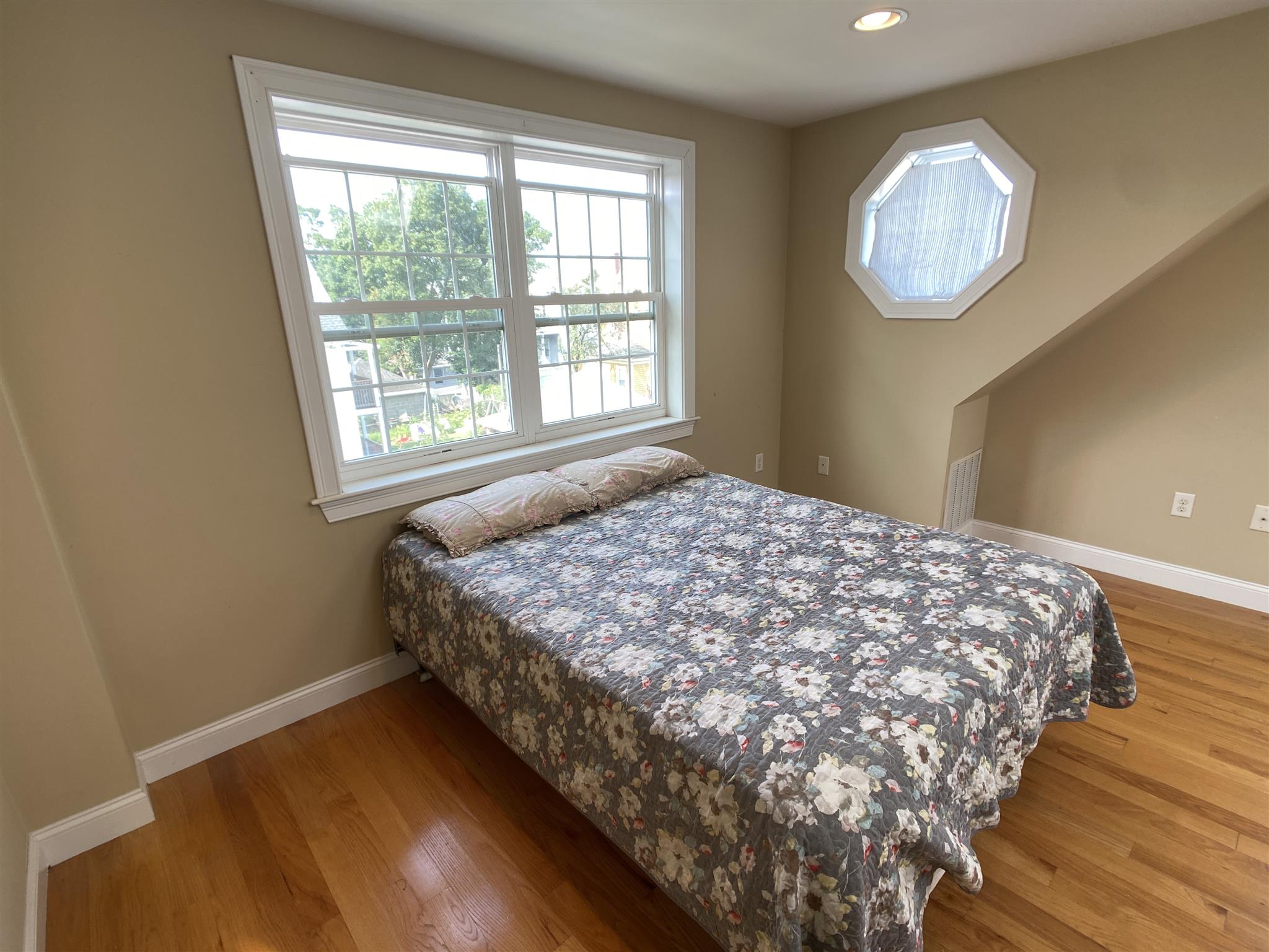 2 bed, 1.5 bath apartment for rent at 11 Winthrop Ct Unit 11, Medford — photo 8 of 10