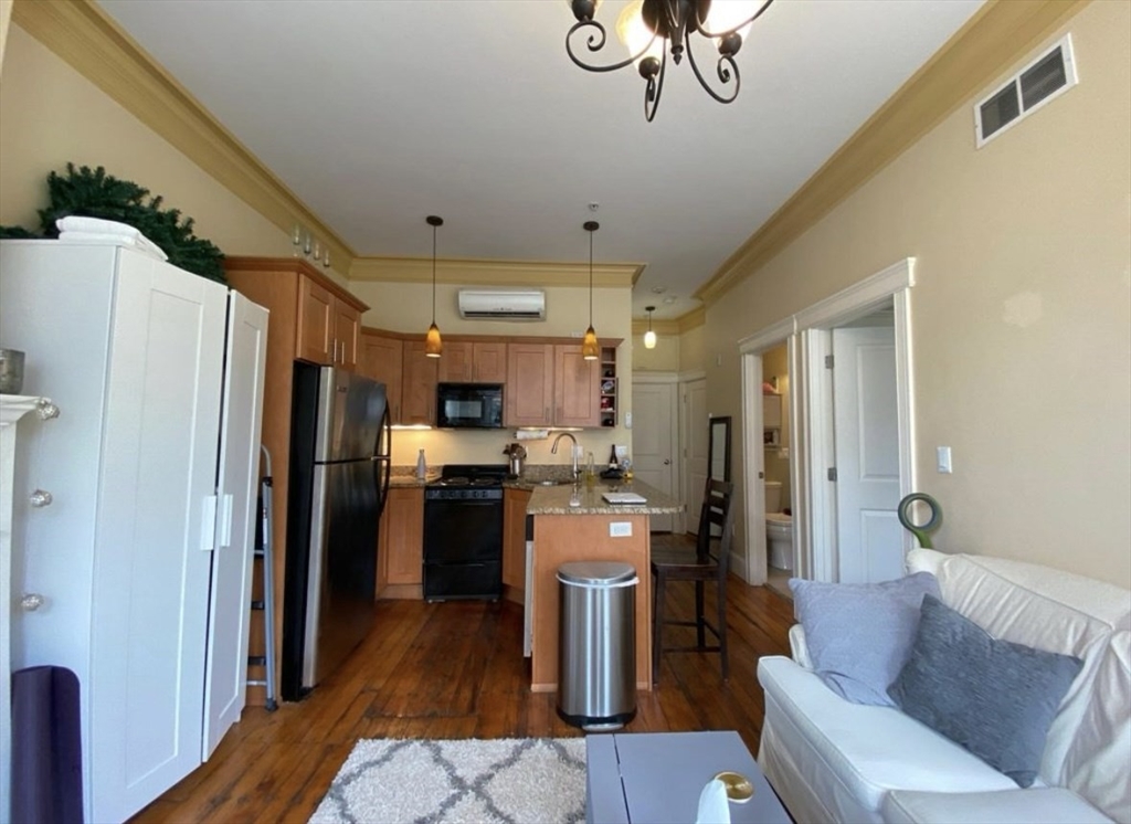 263 Newbury, Back Bay