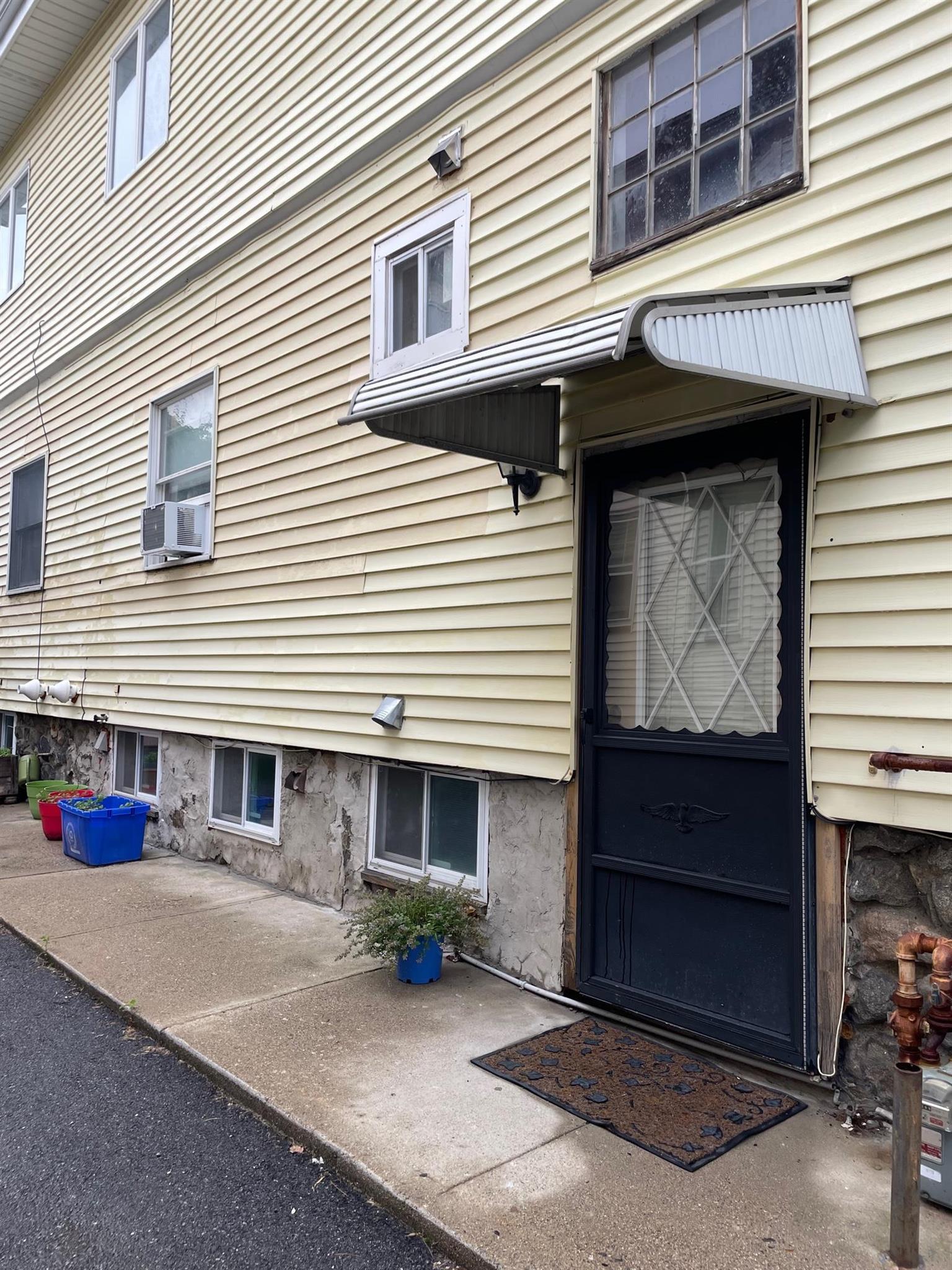 1 bed, 1 bath apartment for rent at 48 River St Unit 1, Arlington — photo 10 of 17