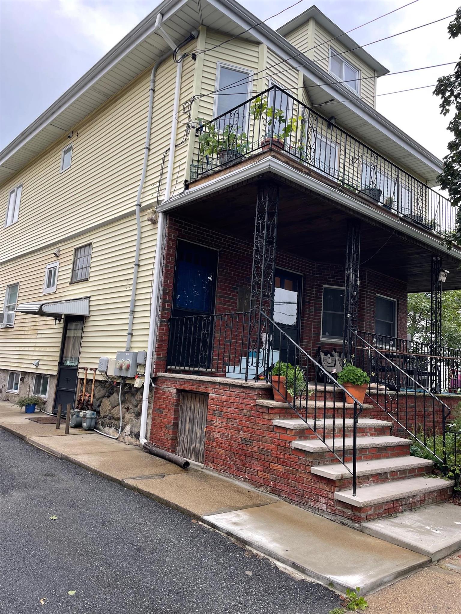 1 bed, 1 bath apartment for rent at 48 River St Unit 1, Arlington — photo 11 of 17