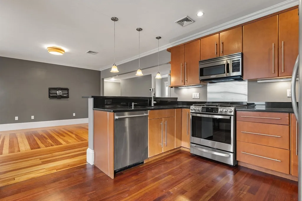 22 Clarendon Ave, Teele Square