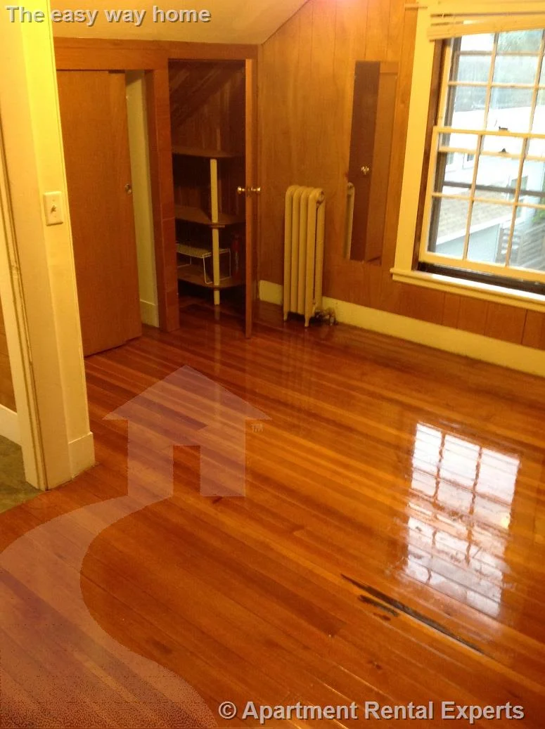 26 Dover St, Davis Square