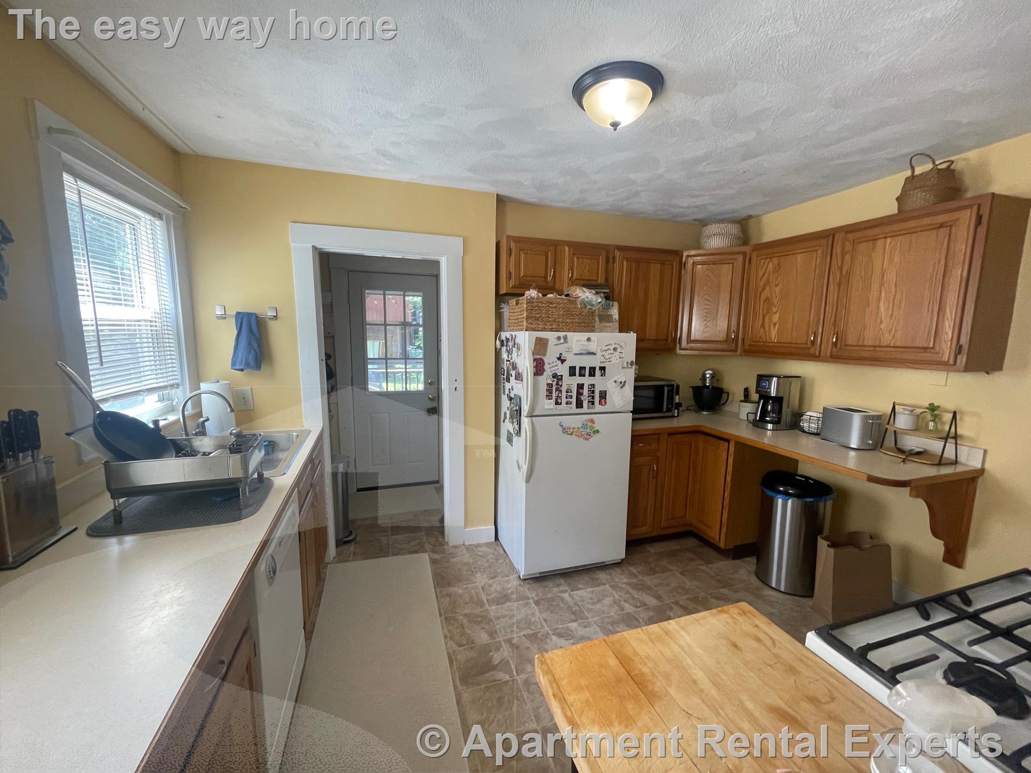 2 bed, 1 bath apartment for rent at 17 Irvington Rd Unit 1D, West Somerville — photo 7 of 19