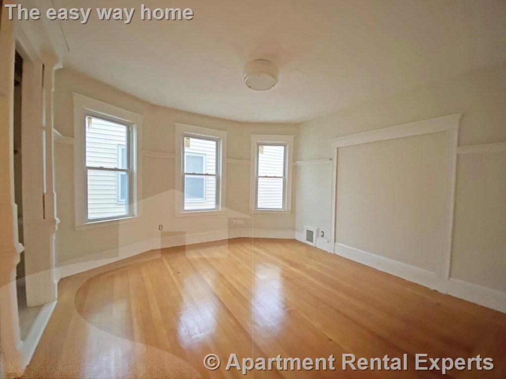 339 Allston St, Cambridgeport