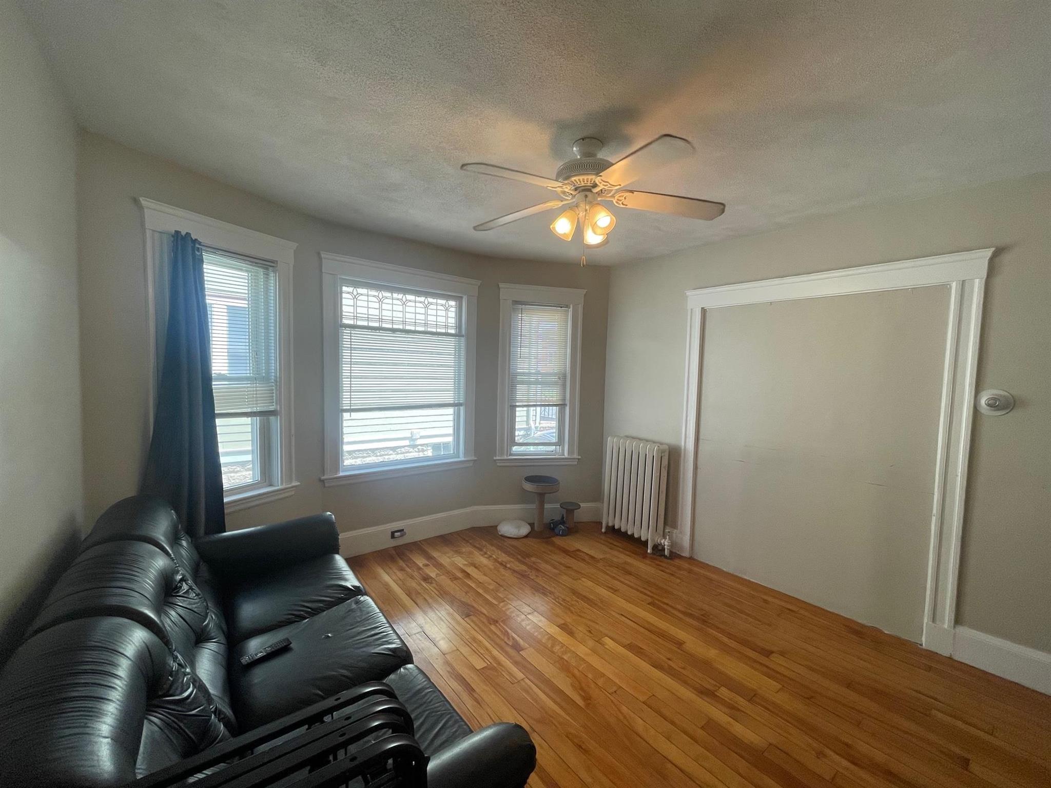 3 bed, 1 bath apartment for rent at 127 West Adams St Unit 1, Teele Square — photo 5 of 12