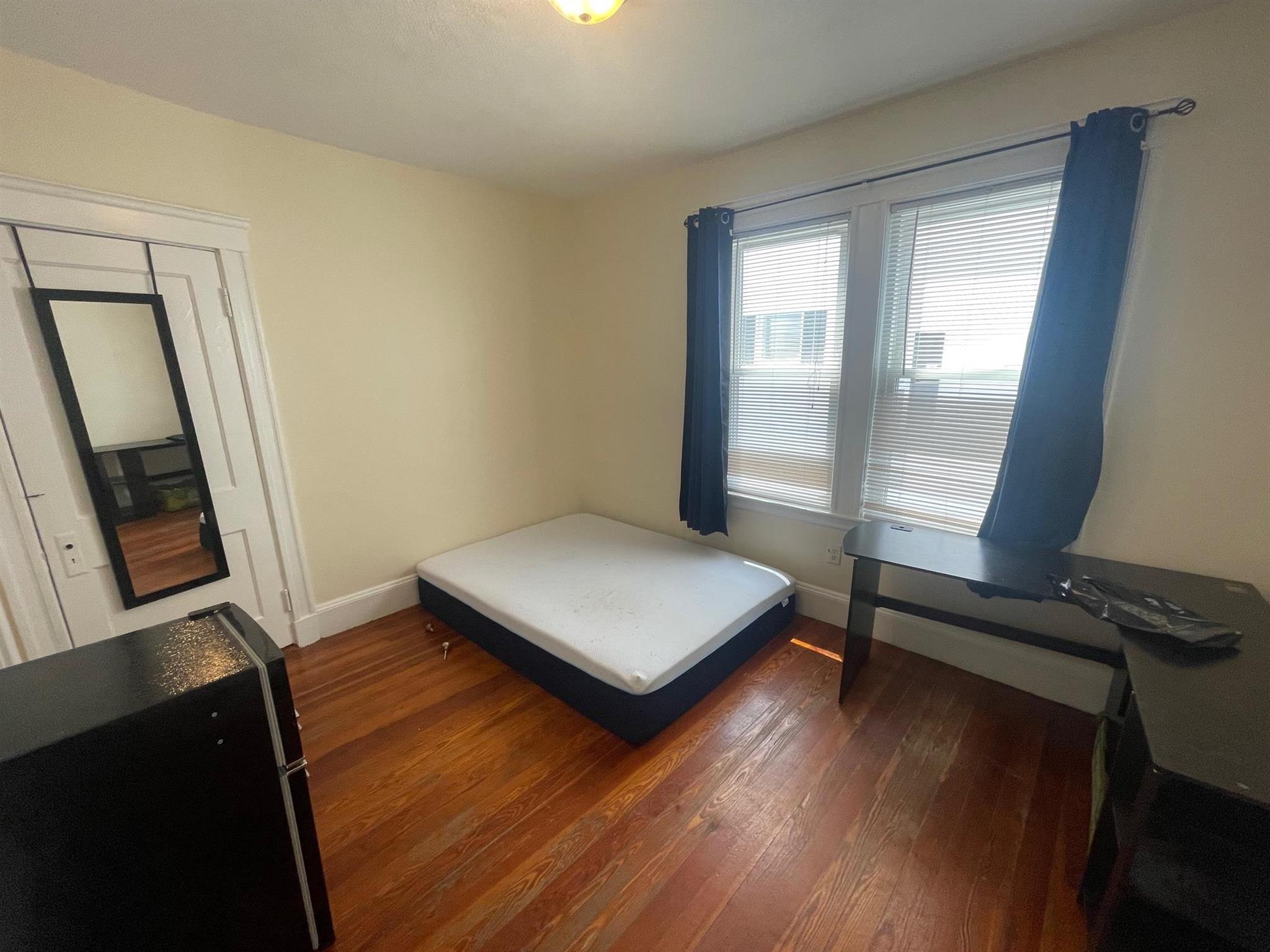 3 bed, 1 bath apartment for rent at 127 West Adams St Unit 1, Teele Square — photo 7 of 12