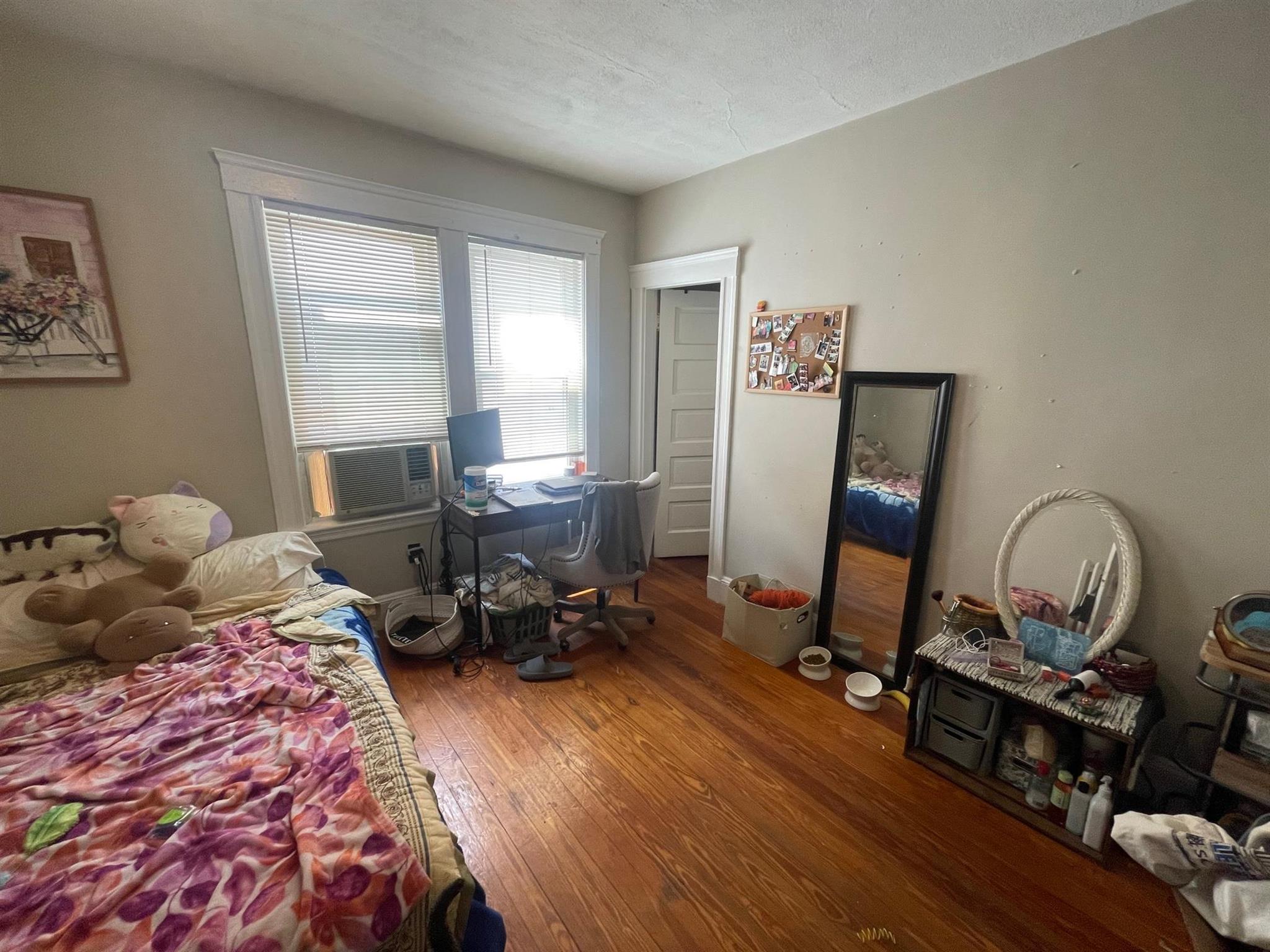 3 bed, 1 bath apartment for rent at 127 West Adams St Unit 1, Teele Square — photo 11 of 12