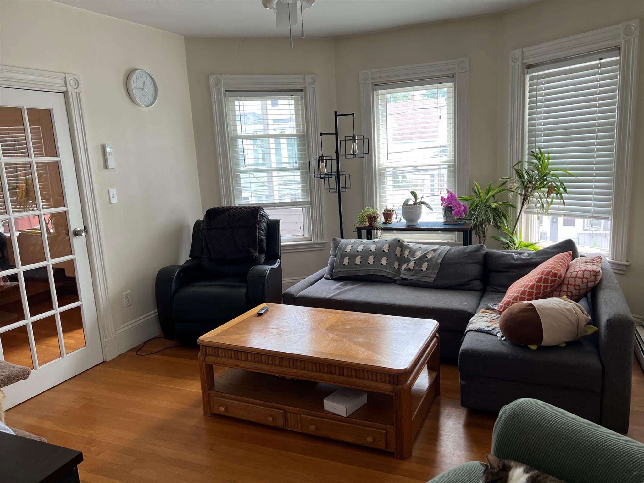 2.5 bed, 1 bath apartment for rent at 46 Trull St Unit 1, Magoun Square — photo 1 of 10