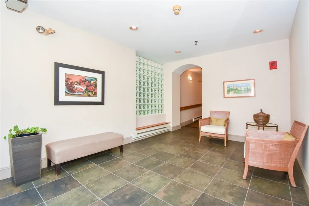 66 Winchester St, Coolidge Corner
