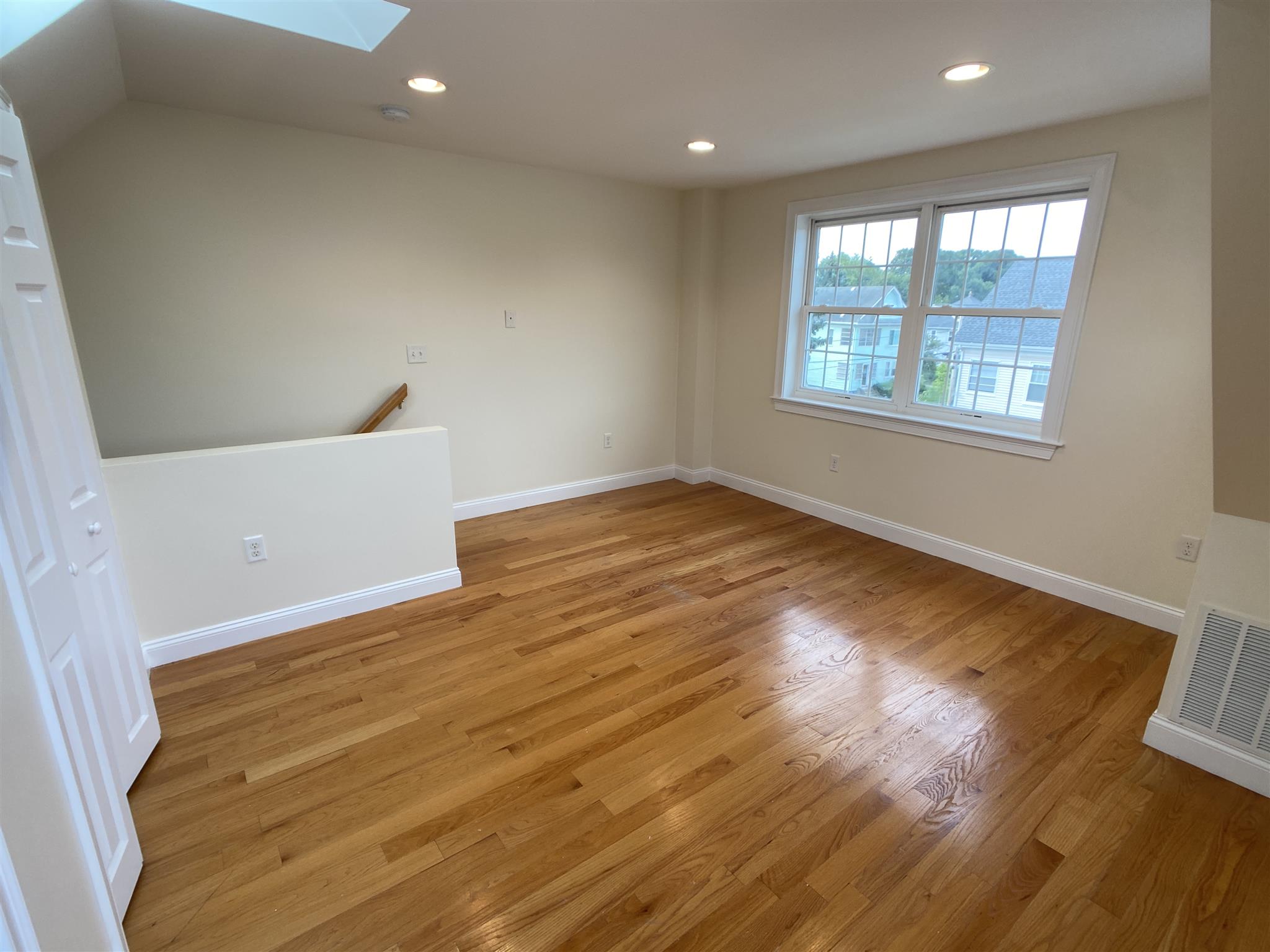 2 bed, 1.5 bath apartment for rent at 9 Winthrop Cr Unit 9, Medford — photo 17 of 22