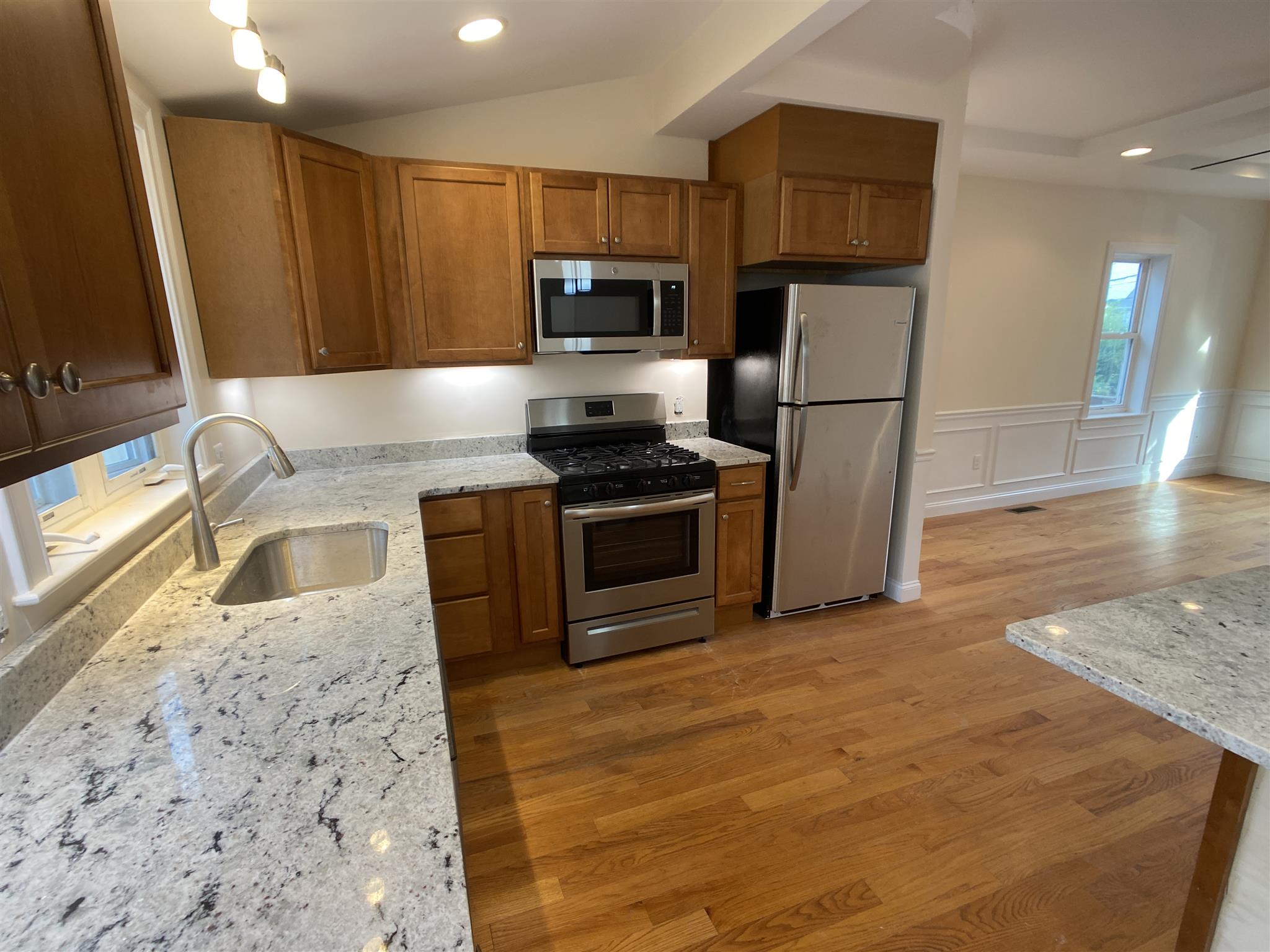 2 bed, 1.5 bath apartment for rent at 9 Winthrop Cr Unit 9, Medford — photo 1 of 22