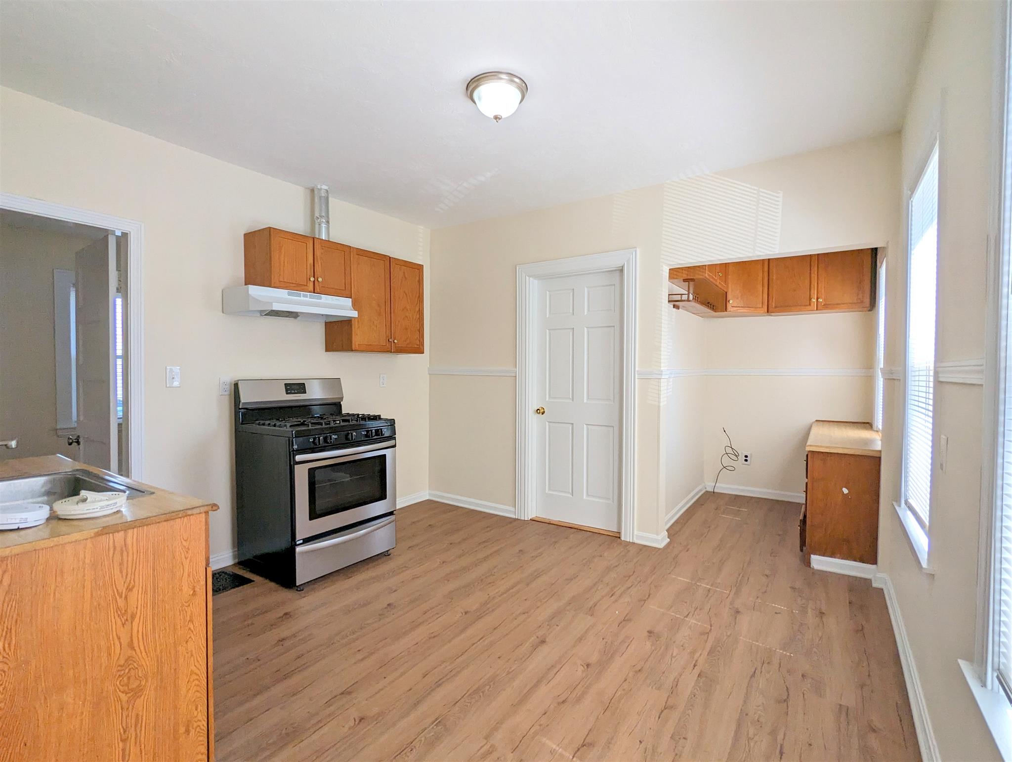 2 bed, 1 bath apartment for rent at 91 Madison Ave Unit 1A, Everett — photo 7 of 16