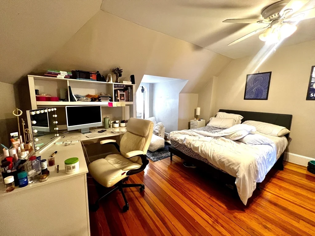 20 Winslow Rd, North Brookline