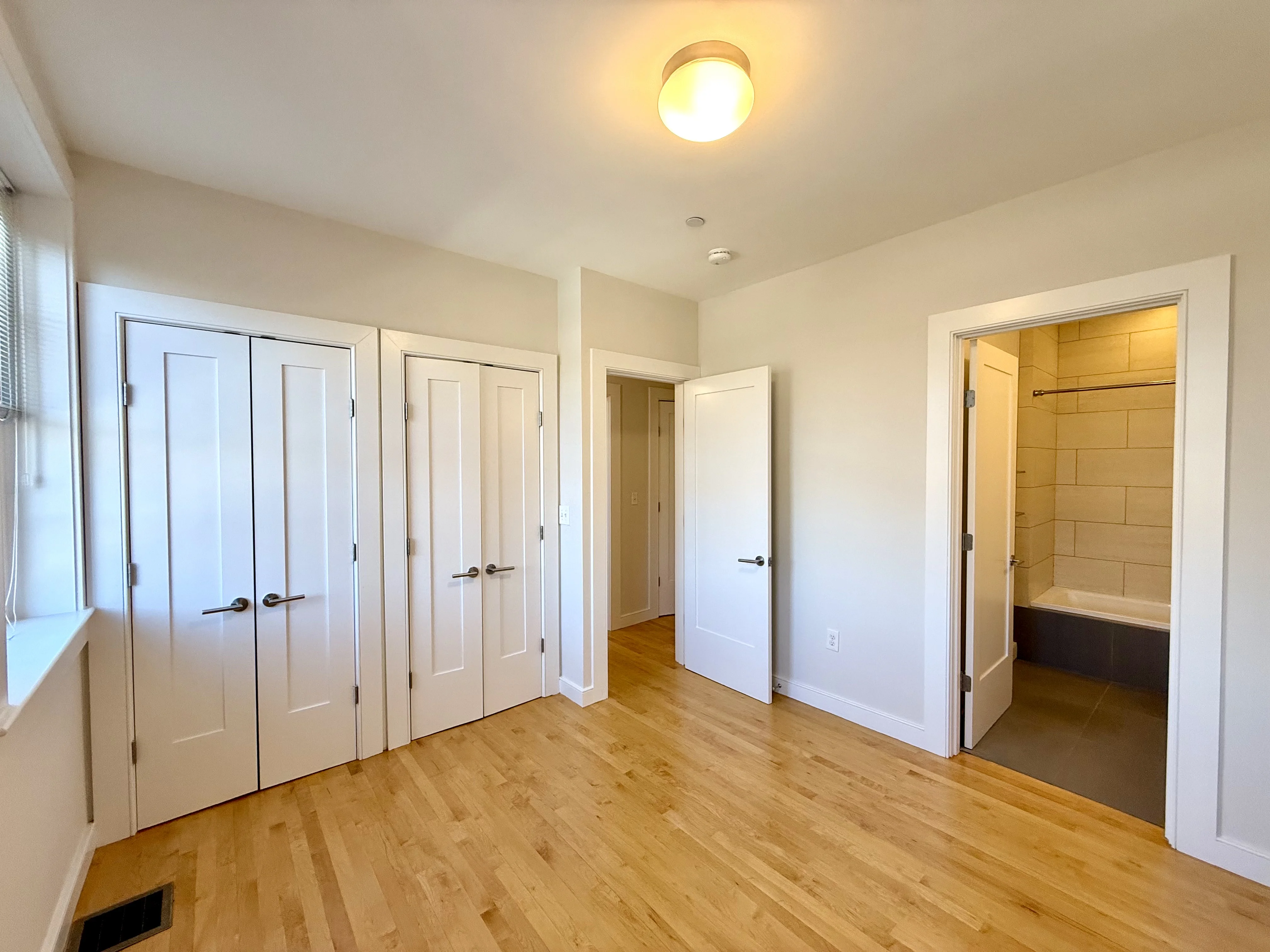 72 Hamilton St, Cambridgeport